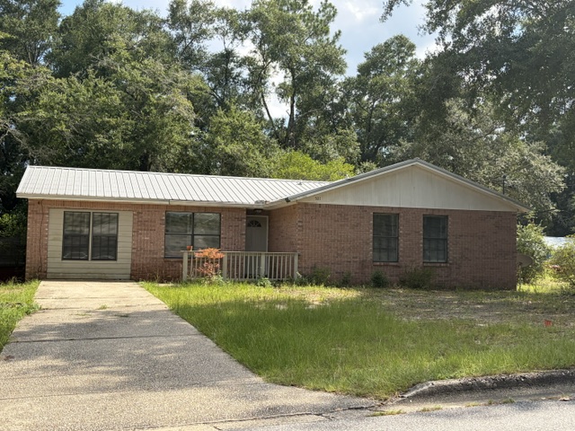 501 Robinson Avenue East